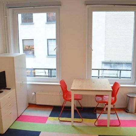 Apartamento Nice Studio In Marolles Bruselas Exterior foto