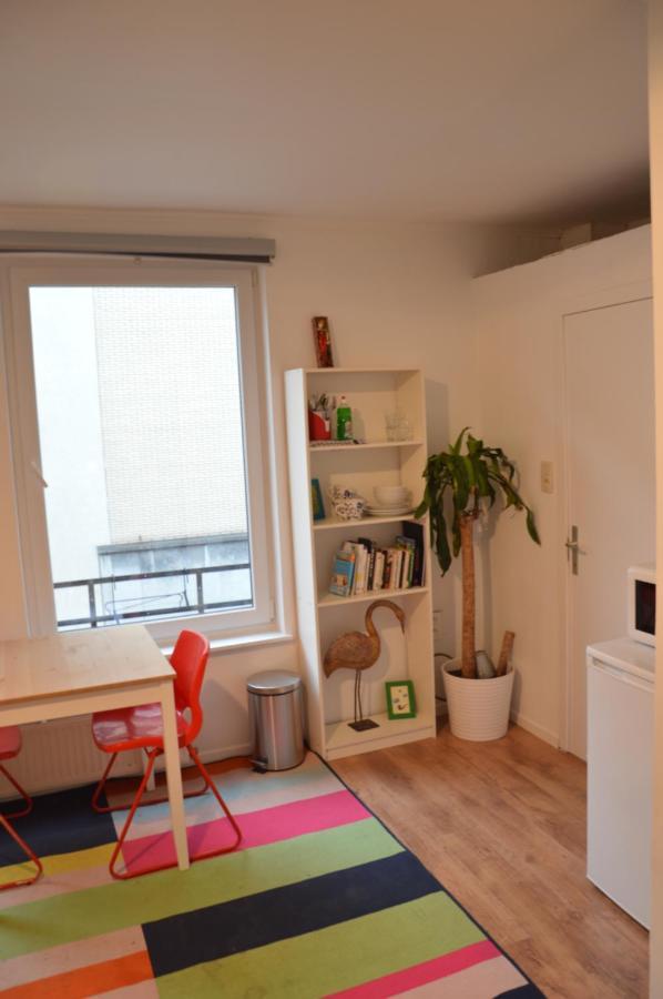 Apartamento Nice Studio In Marolles Bruselas Exterior foto